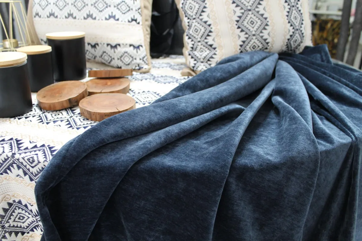 Navy Blue Luxe Throw – 50x60 Velvet Plush